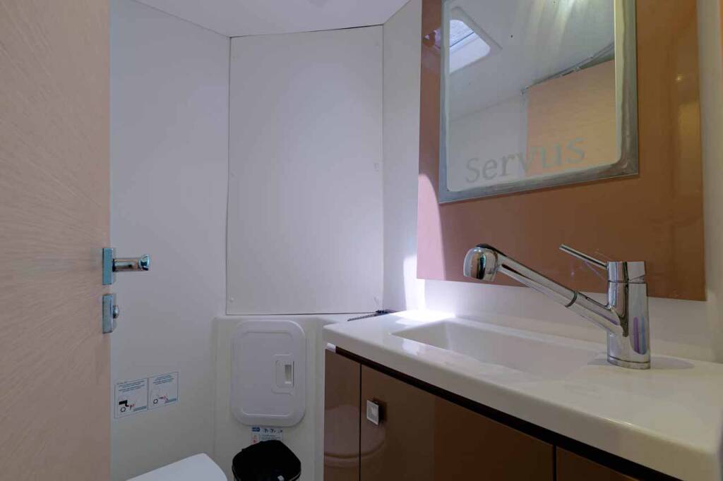 Katamaran Fountaine Pajot Lucia 40 Servus