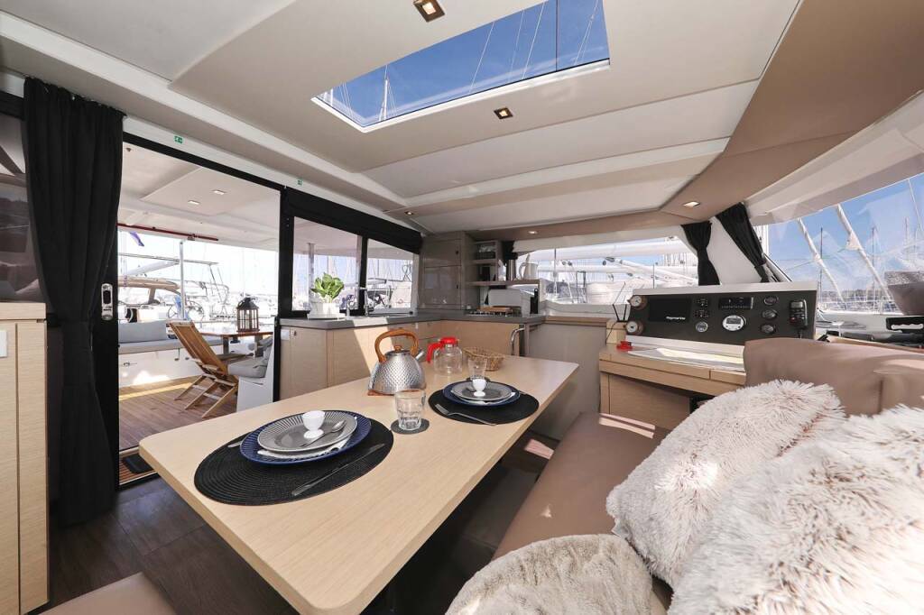 Katamaran Fountaine Pajot Lucia 40 Tu Tamo 2