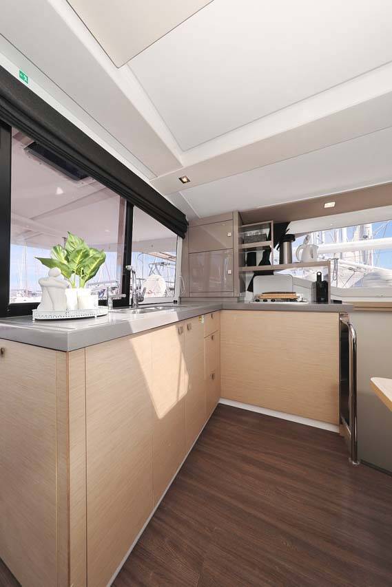 Katamaran Fountaine Pajot Lucia 40 Tu Tamo 2