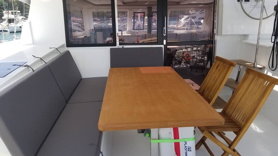 Katamaran Fountaine Pajot Lucia 40 Hola