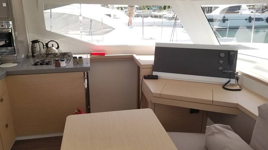 Katamaran Fountaine Pajot Lucia 40 Hola
