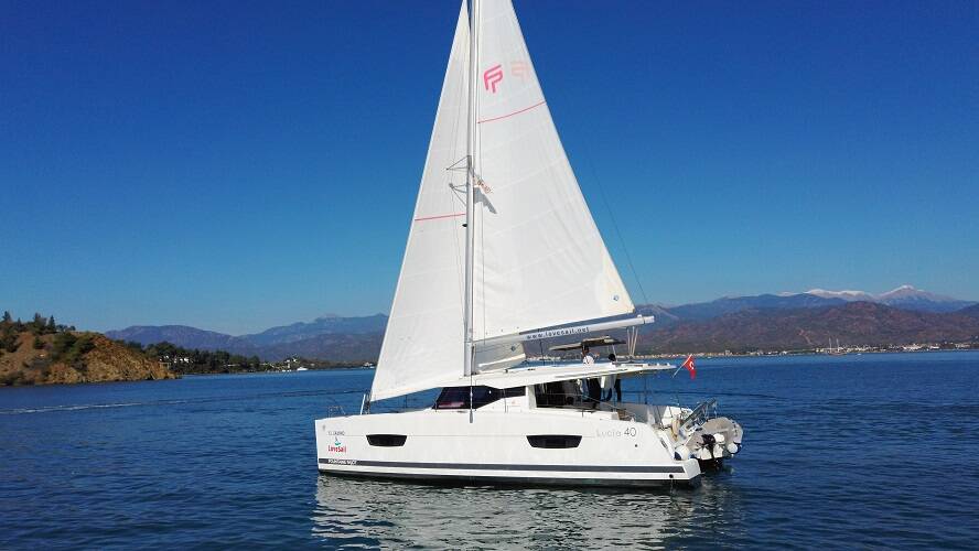 Katamaran Fountaine Pajot Lucia 40 El Camino