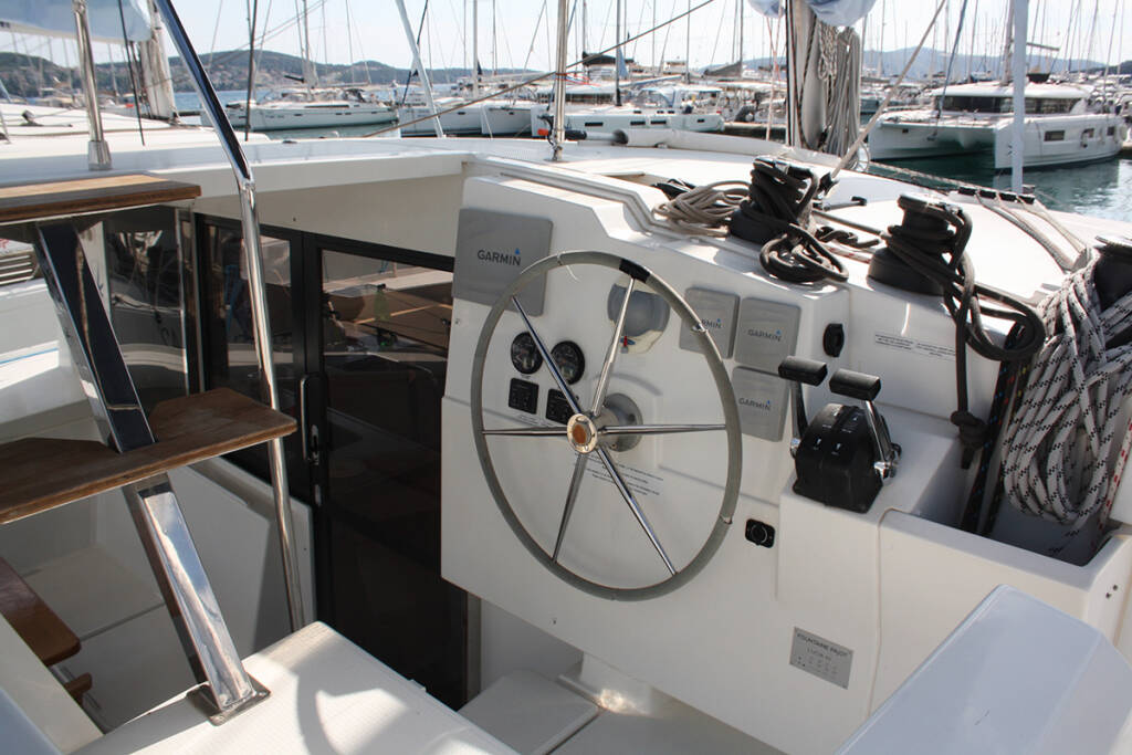 Catamaran Fountaine Pajot Lucia 40 Shanti