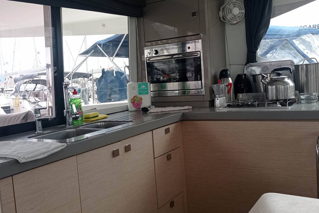 Katamaran Fountaine Pajot Lucia 40 Shanti
