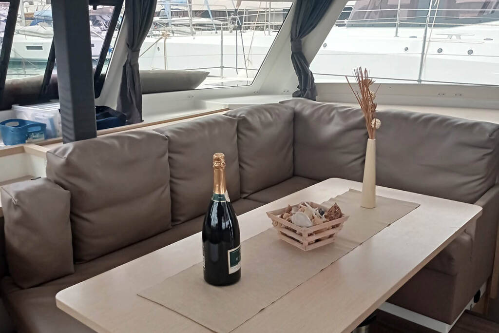 Katamaran Fountaine Pajot Lucia 40 Shanti