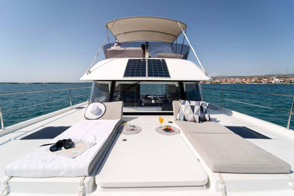 Power catamaran Fountaine Pajot MY 37 Kalea