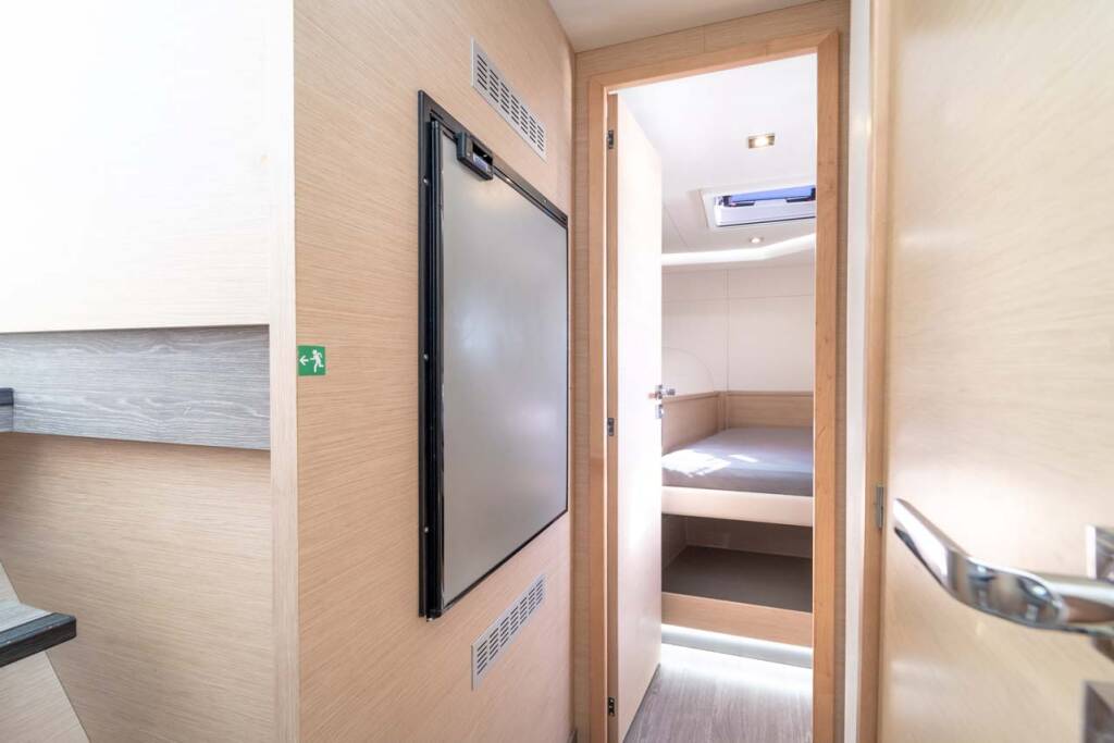 Power catamaran Fountaine Pajot MY 37 Kalea