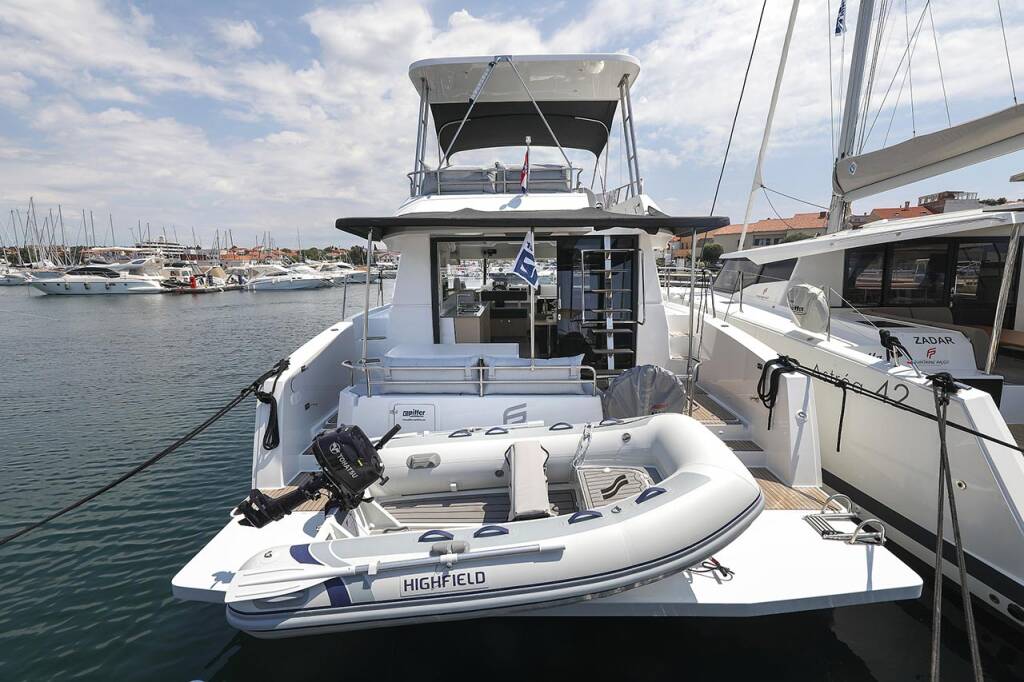 Power catamaran Fountaine Pajot MY 37 Anrik