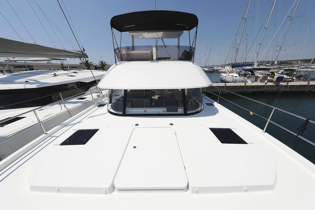 Power catamaran Fountaine Pajot MY 37 Anrik
