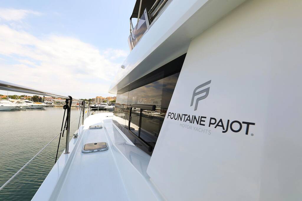 Power catamaran Fountaine Pajot MY 37 Anrik