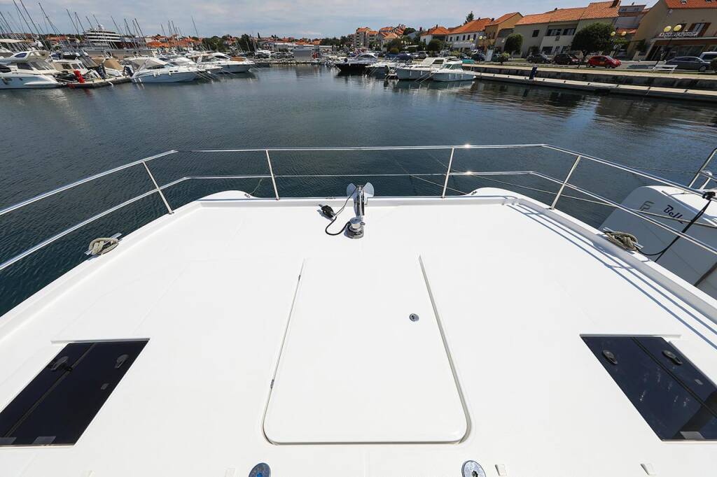 Power catamaran Fountaine Pajot MY 37 Anrik