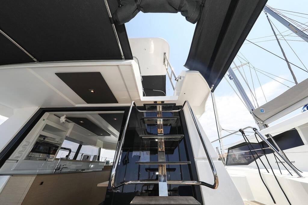 Power catamaran Fountaine Pajot MY 37 Anrik