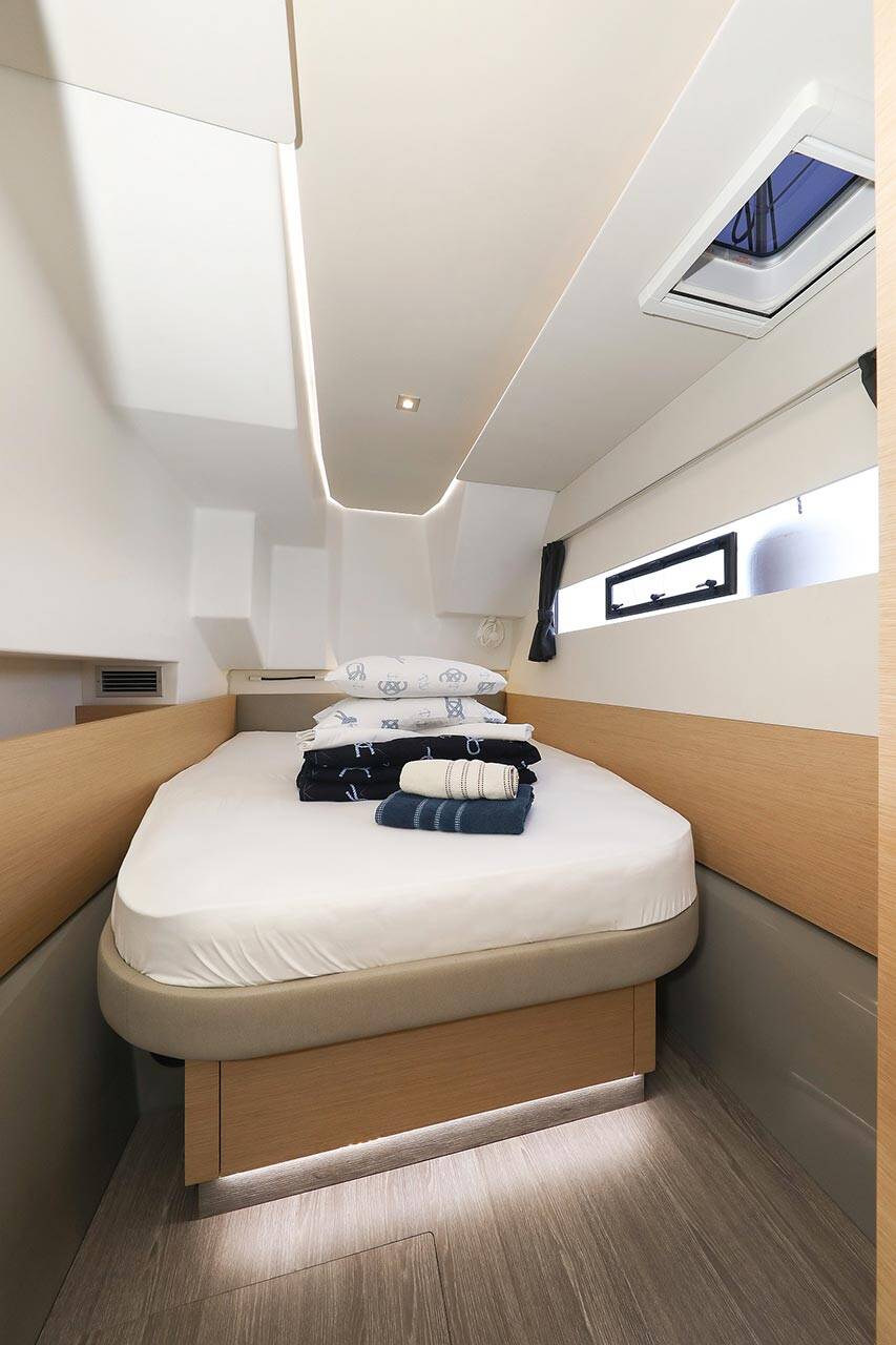 Power catamaran Fountaine Pajot MY 37 Anrik