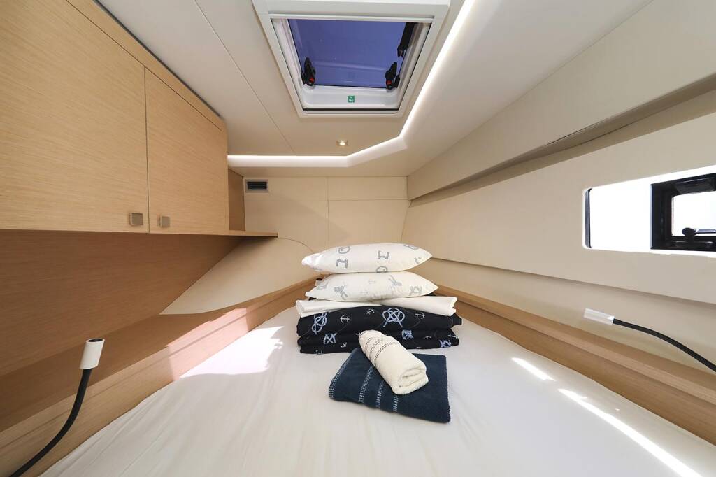 Power catamaran Fountaine Pajot MY 37 Anrik