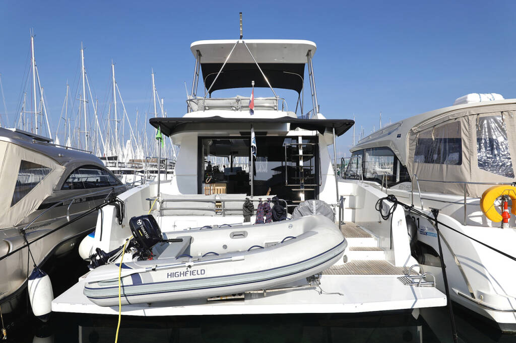 Power catamaran Fountaine Pajot MY 37 Marketka