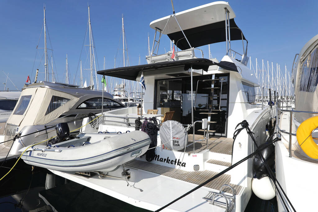 Power catamaran Fountaine Pajot MY 37 Marketka