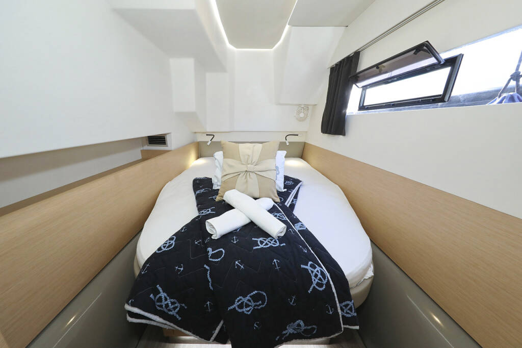 Power catamaran Fountaine Pajot MY 37 Marketka