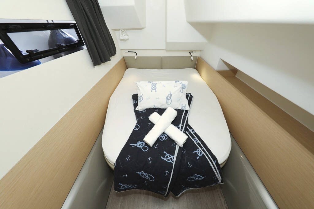 Power catamaran Fountaine Pajot MY 37 Marketka