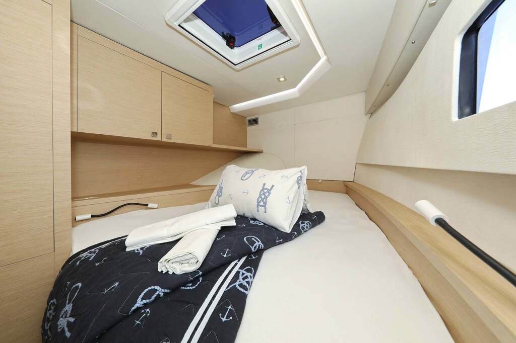 Power catamaran Fountaine Pajot MY 37 Marketka