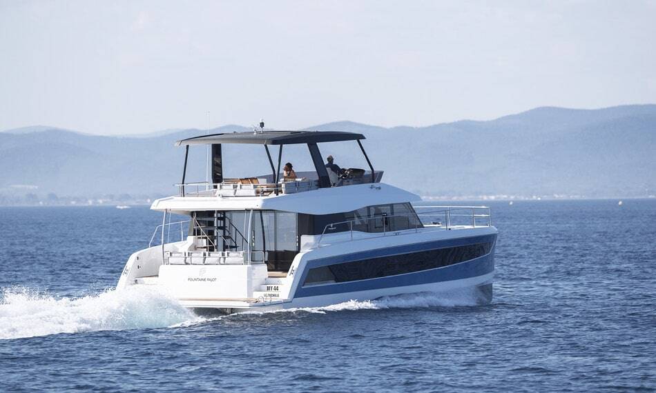 Power catamaran Fountaine Pajot MY6 EMY6