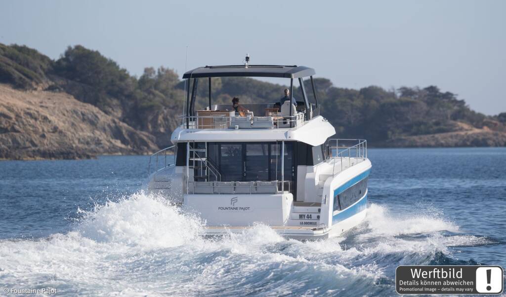Power catamaran Fountaine Pajot MY6 Mamma Mia