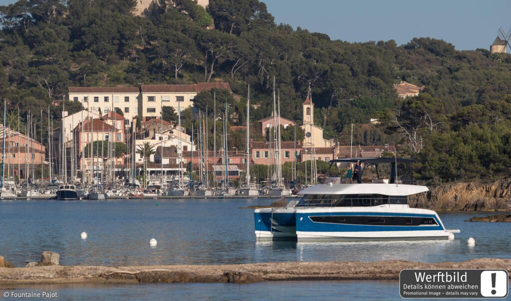Power catamaran Fountaine Pajot MY6 Mamma Mia