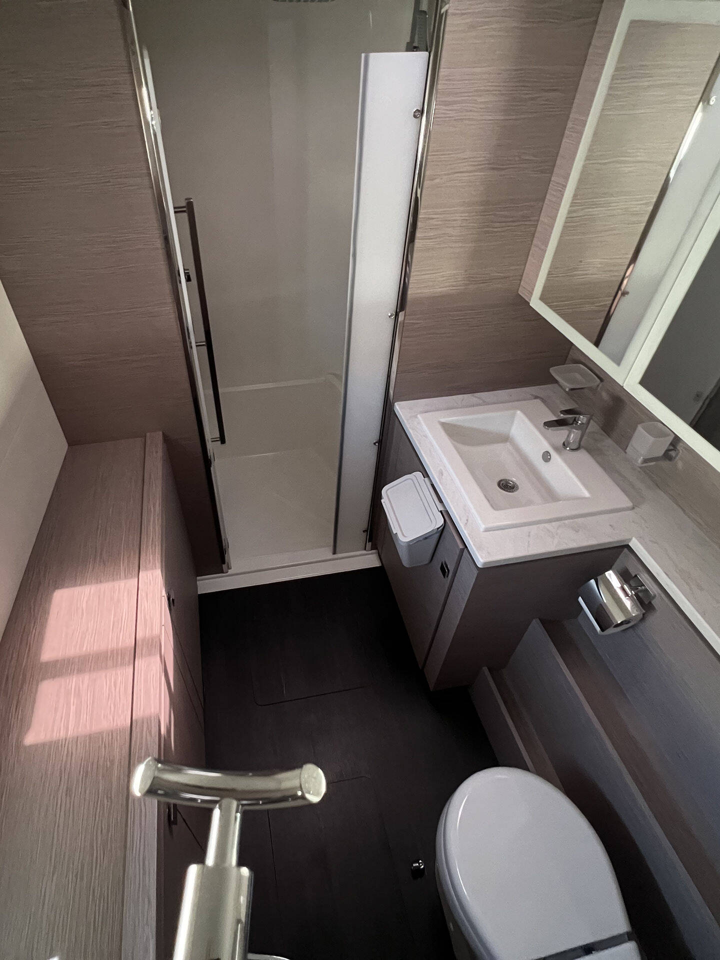 Power catamaran Fountaine Pajot MY6 Mamma Mia