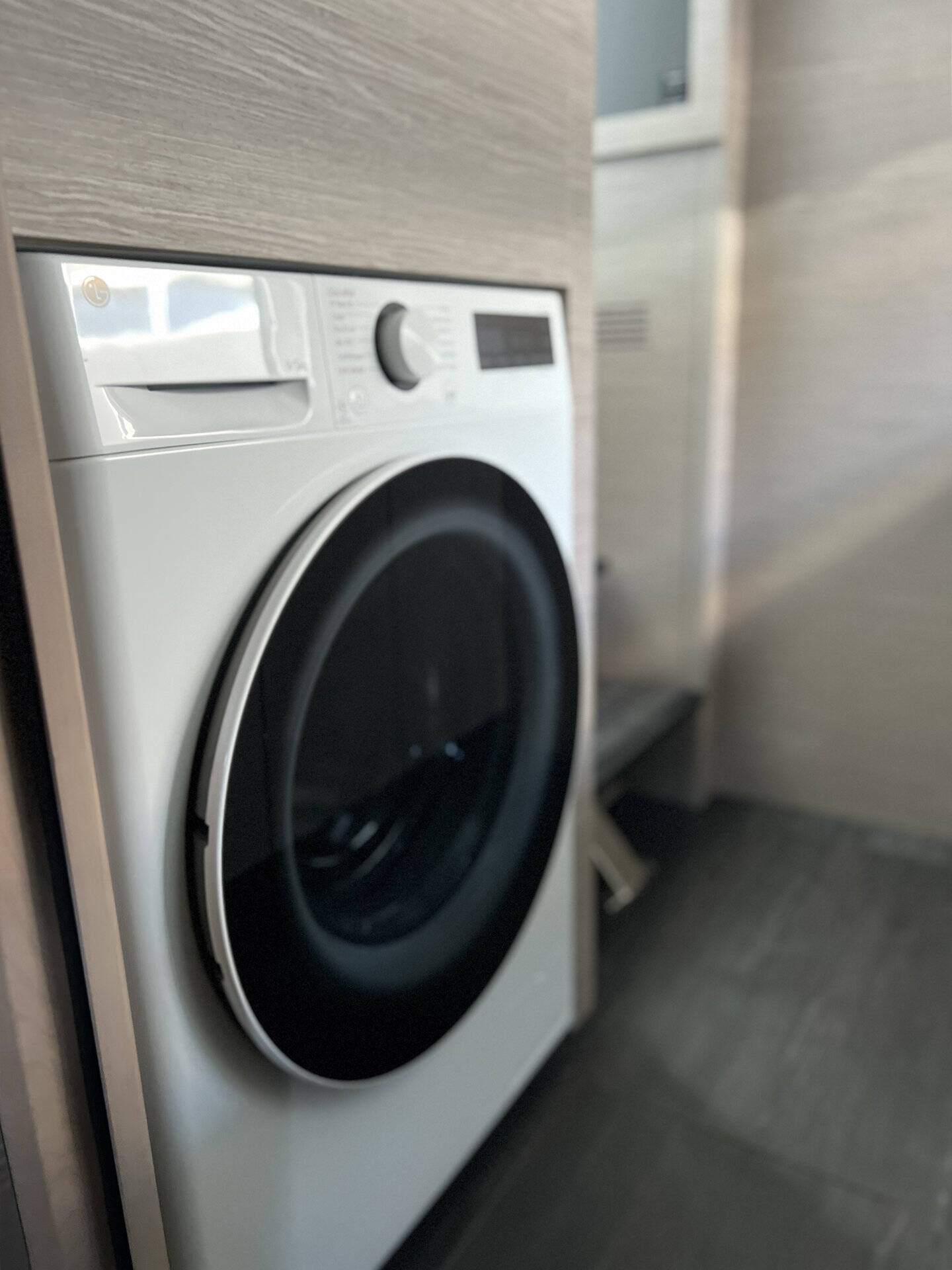 Power catamaran Fountaine Pajot MY6 Mamma Mia