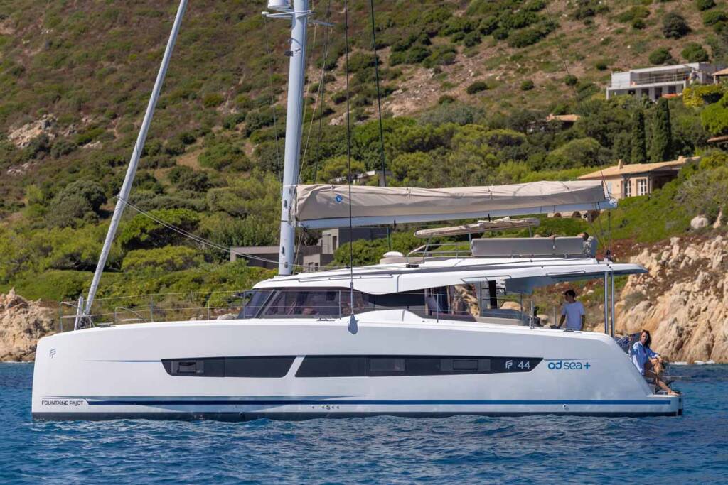Catamaran Fountaine Pajot FP 44 Quatuor Makatea