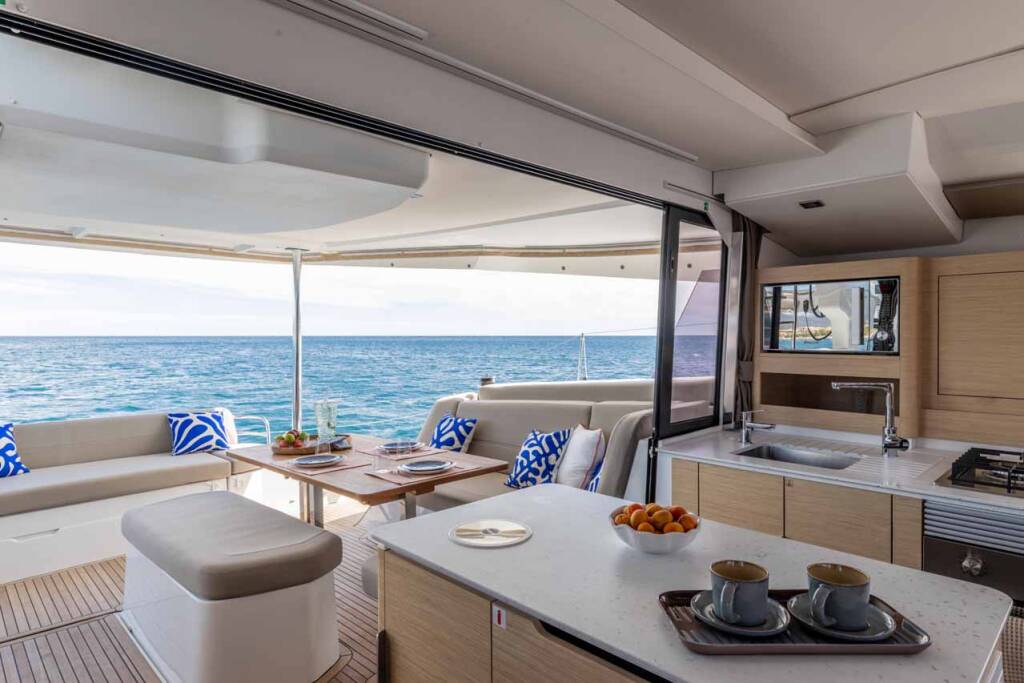 Catamaran Fountaine Pajot FP 44 Quatuor Makatea