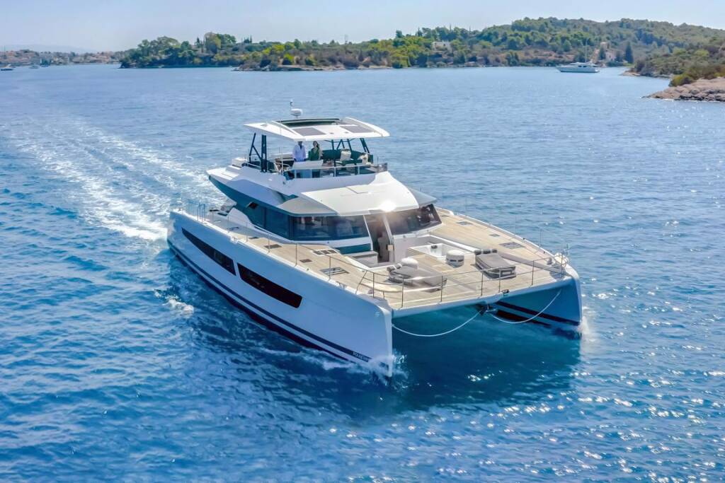 Power catamaran Fountaine Pajot Power 67 D2