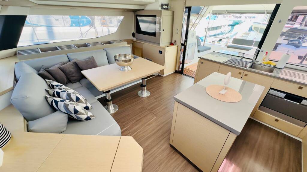 Catamaran Fountaine Pajot Saba 50 Franco Nero
