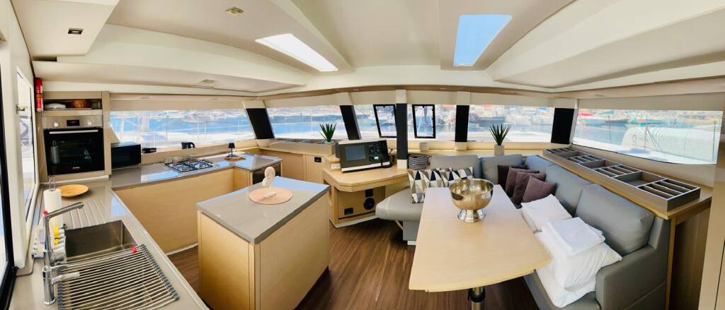 Catamaran Fountaine Pajot Saba 50 Franco Nero