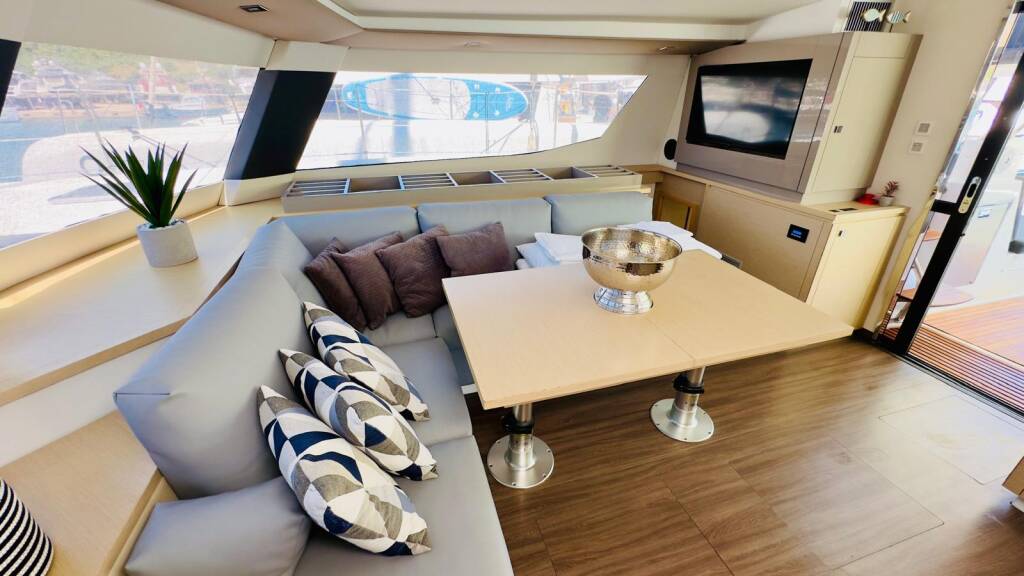 Catamaran Fountaine Pajot Saba 50 Franco Nero