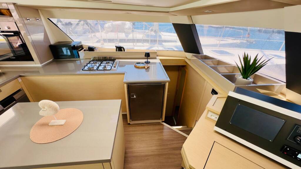 Catamaran Fountaine Pajot Saba 50 Franco Nero