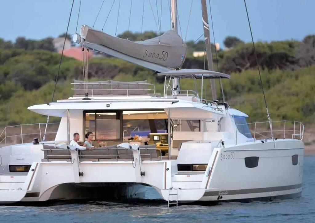 Catamaran Fountaine Pajot Saba 50 Bicos
