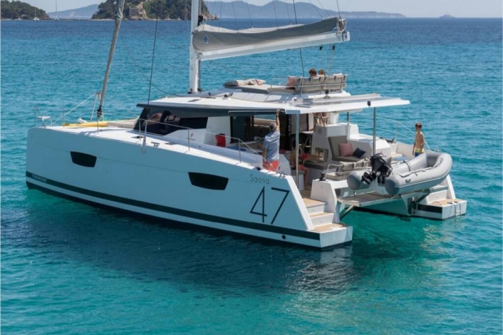 Katamaran Fountaine Pajot Saona 47 Quintet Red Rose