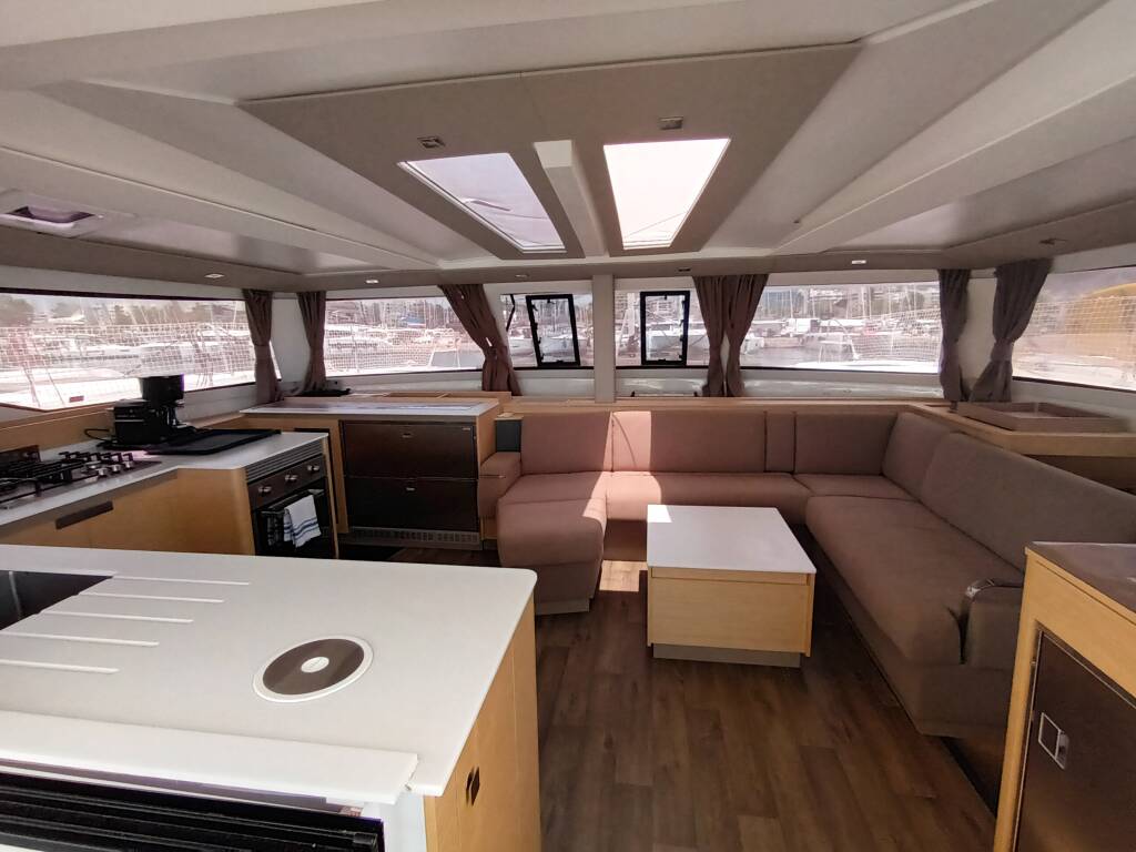 Katamaran Fountaine Pajot Tanna 47 Eros
