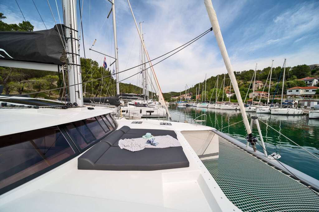 Catamaran Fountaine Pajot Tanna 47 First Life