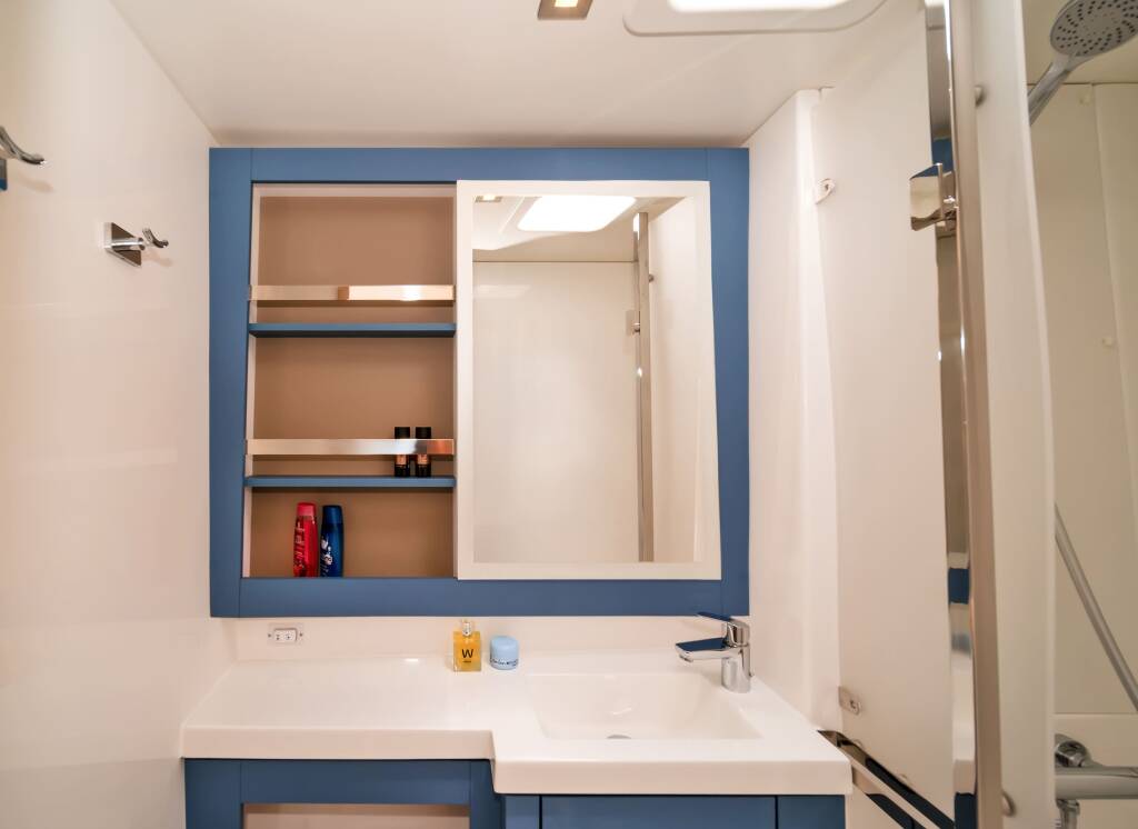 Catamaran Fountaine Pajot Tanna 47 First Life