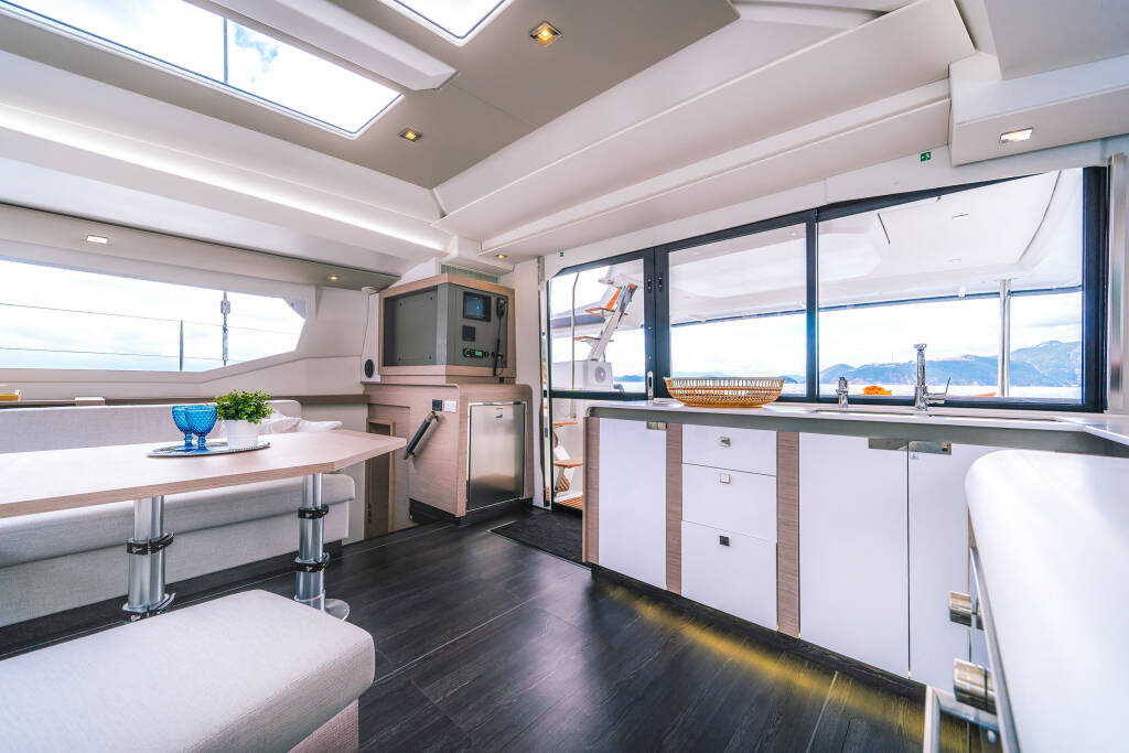 Katamaran Fountaine Pajot Tanna 47 First Life