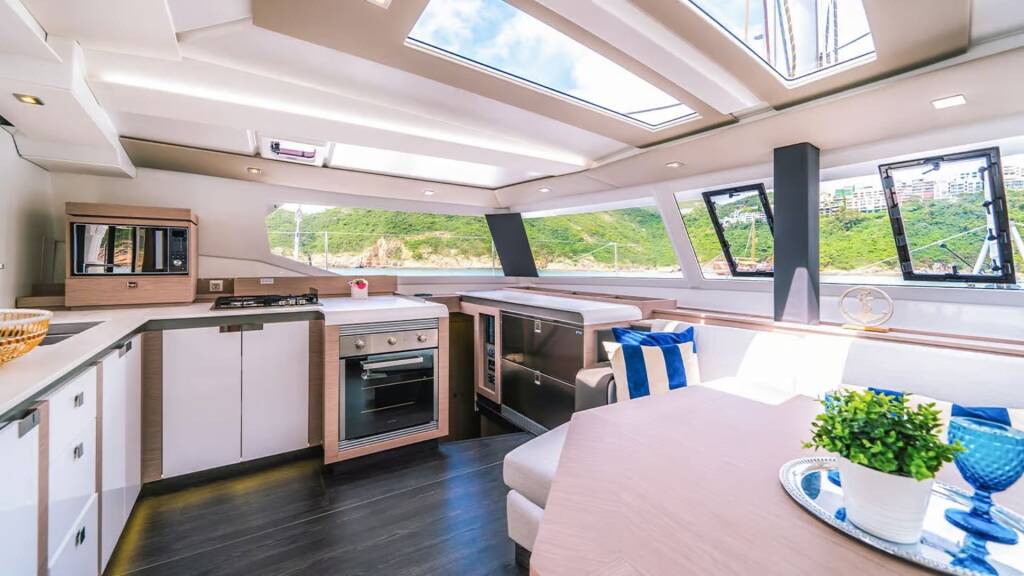 Katamaran Fountaine Pajot Tanna 47 Blue Angel