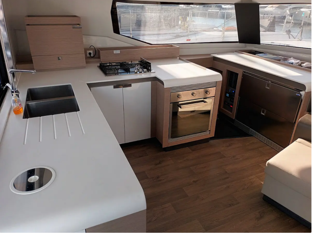 Katamaran Fountaine Pajot Tanna 47 Eros