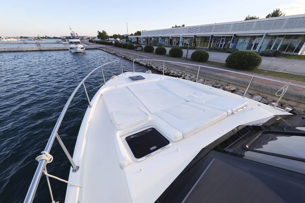 Motoryacht Futura 40 Grand Horizon Backup