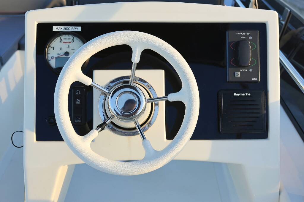 Motor yacht Futura 40 Grand Horizon Backup