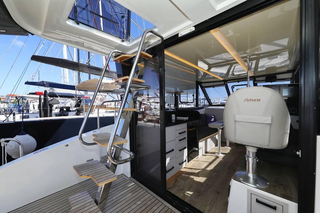 Motor yacht Futura 40 Grand Horizon Nanda