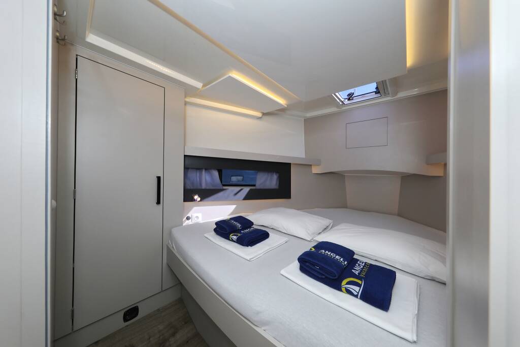 Motor yacht Futura 40 Grand Horizon Nanda