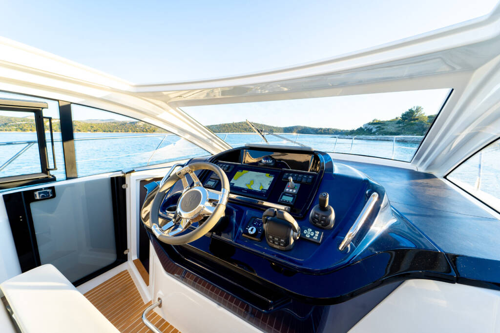 Motor yacht Gran Turismo 41 Star Trek