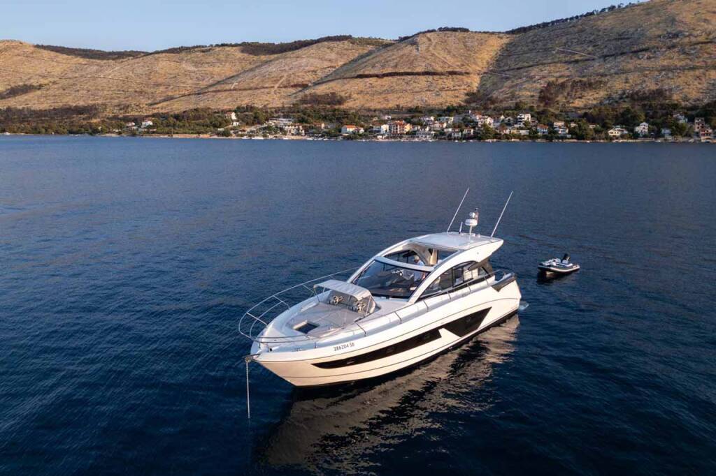 Motoryacht Gran Turismo 45 Holly Four
