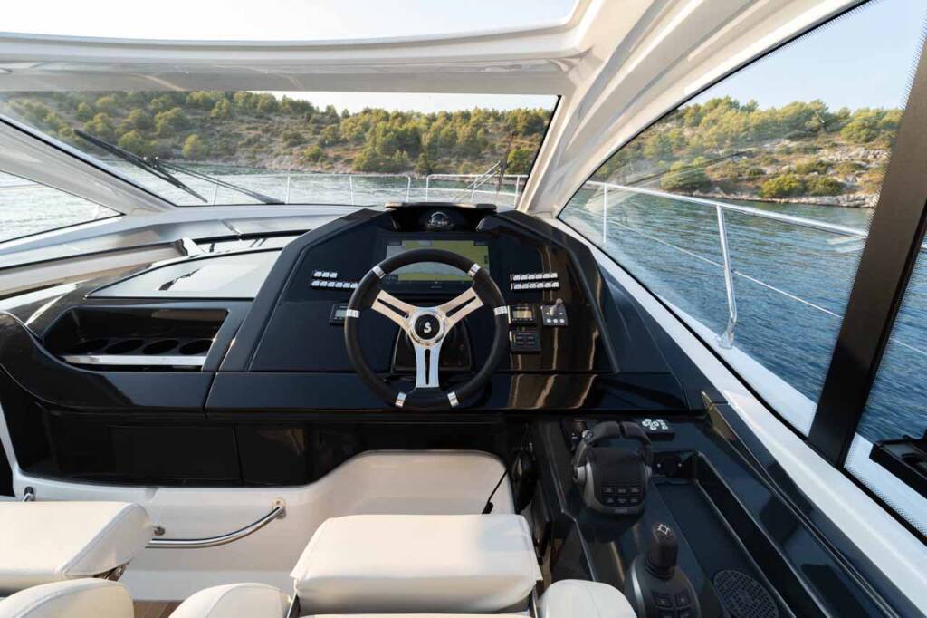 Motoryacht Gran Turismo 45 Holly Four